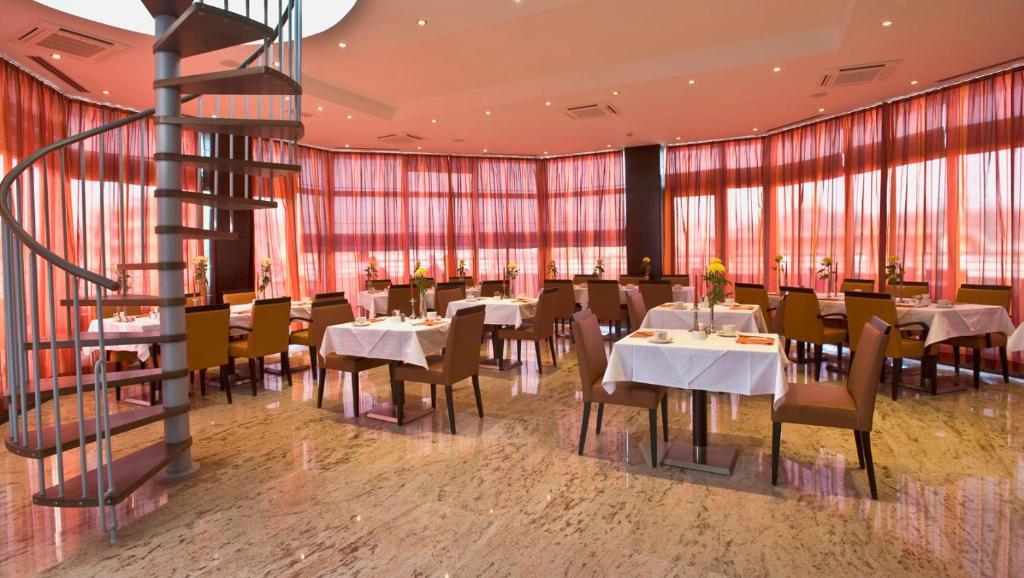 Aparthotel Premier Podgorica Restoran gambar