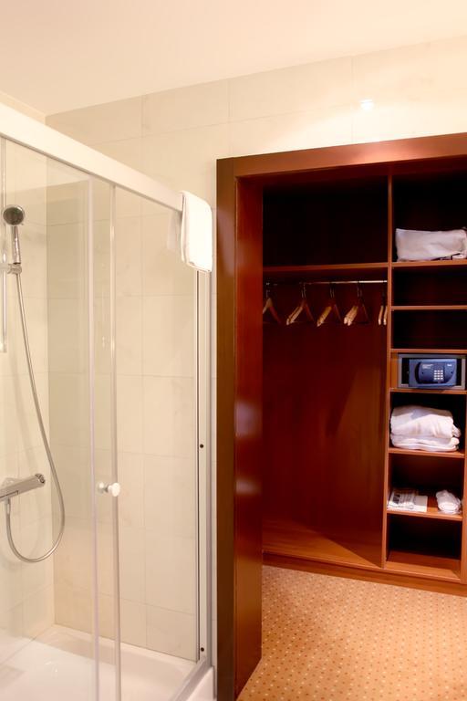Aparthotel Premier Podgorica Bilik gambar